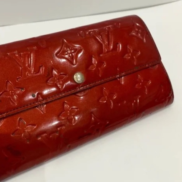 Louis Vuitton Red Vernis Sarah Wallet - Picture 4 of 7